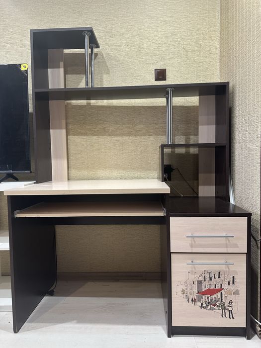 Стол компьютерный