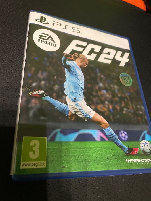 FIFA 24 играта не е ползвана почти изобщо в отлично състояние е