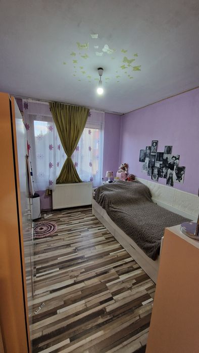 Apartament 4 camere etaj 1 Decomandat.Direct Proprietar