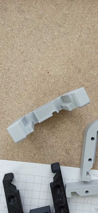 Държач за батерия/машина за  Milwaukee, Makita и други машини