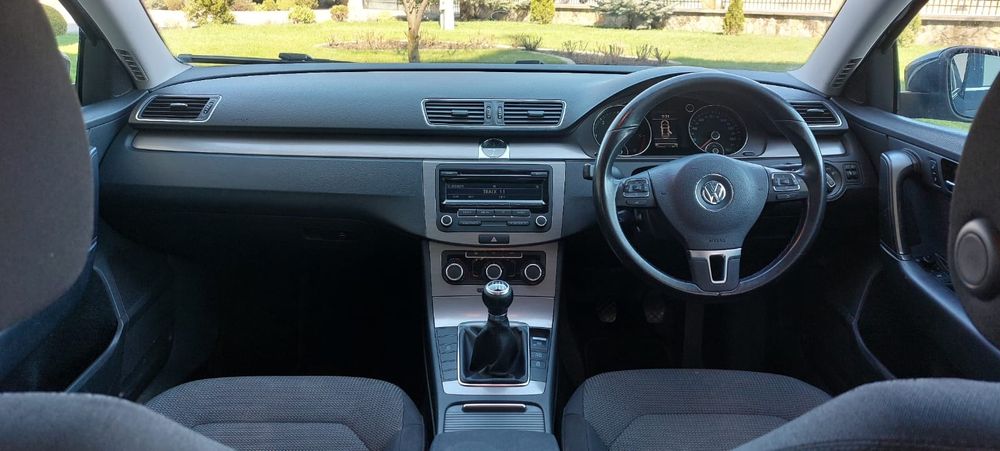 Vw Passat din 2012 motor 2.0 TDI Manual Volan pe dreapta Anglia