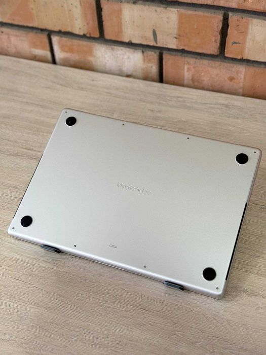 Macbook pro M4 pro (16inch) Silver