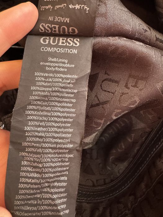Кожена чанта Guess Luxe