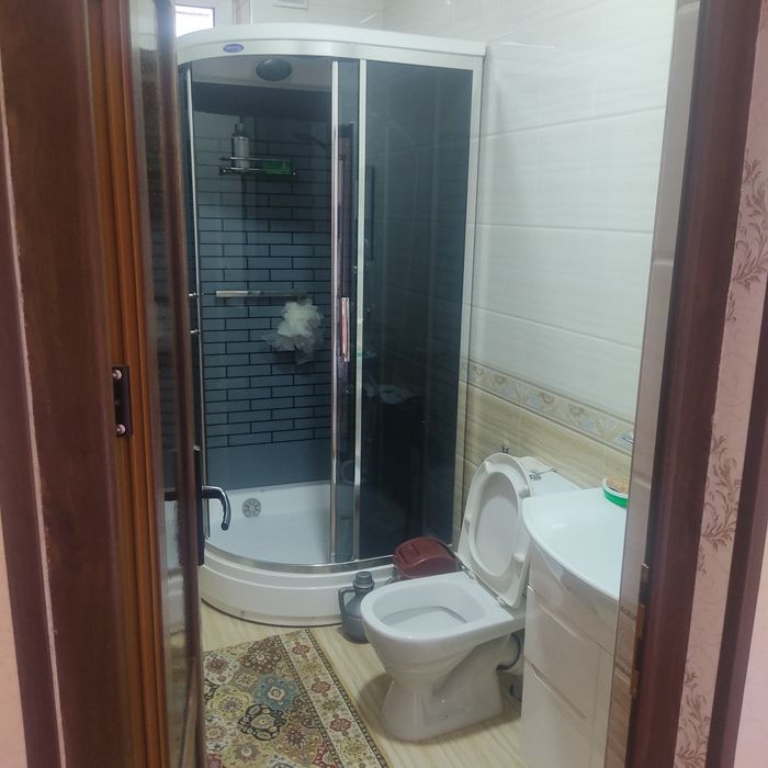 СРОЧНО ПРОДАЕТСЯ ЕВРОДОМ 6 сотых 8 комнаты (Яшнабадский район)