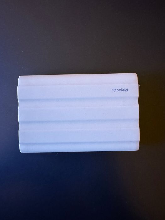 1TB SSD Samsung T7 Shield външна памет
