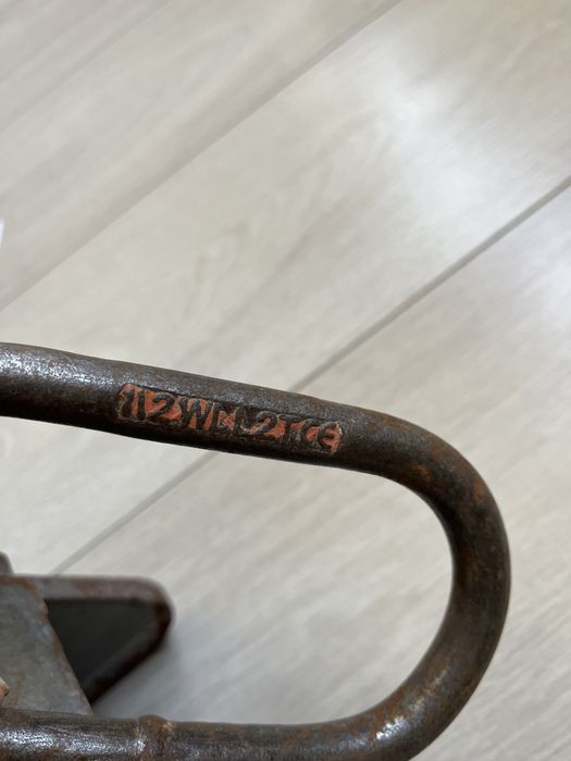 Захват для опалубка серги