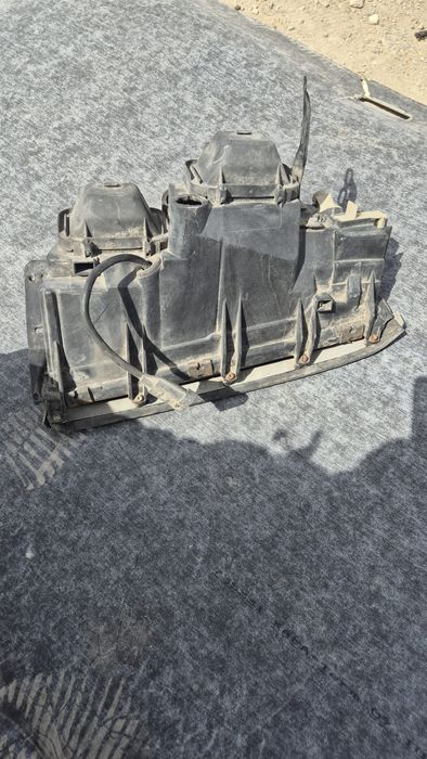 Десен Оригинален Фар за Алфа Ромео 167