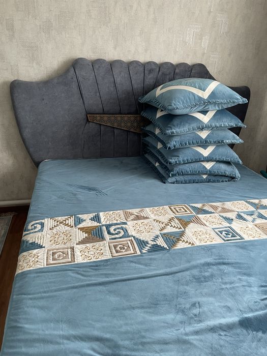 Продам кровать с матрасом