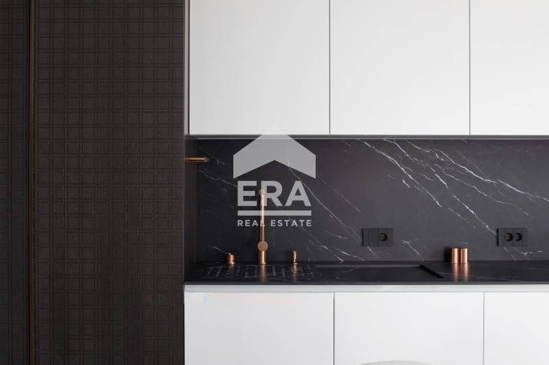 Дизайнерски пентхаус с просторна тераса и гледка към планина Витоша