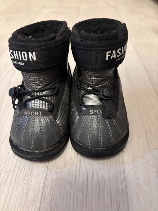 Продам детский демисезон обувь