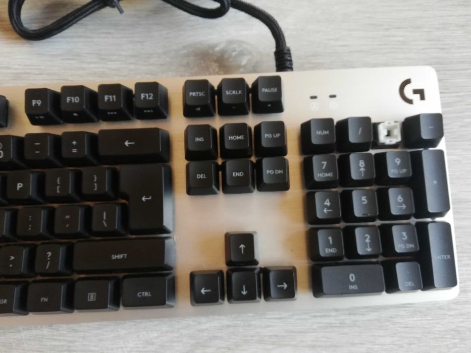 Logitech G413 silver механичка клавиатура с подсветка
