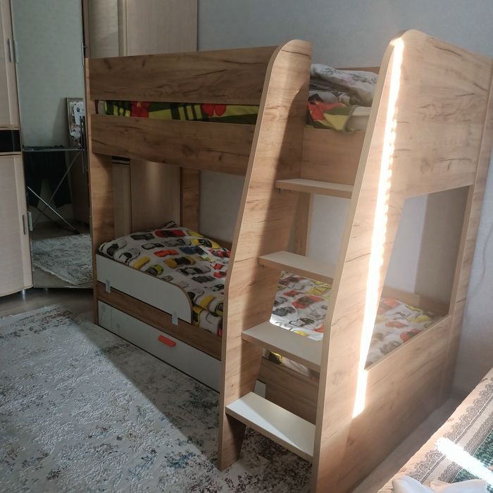 Двухярусная кровать