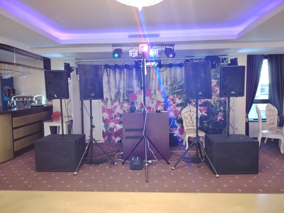 DJ MC sonorizare lumini mașină de fum mașină de balonase