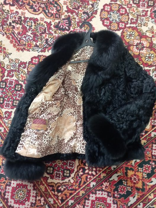 Продам шубу теплую и легкую