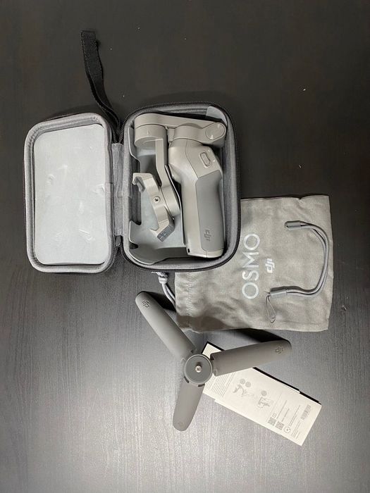 Vând Gimbal OSMO Mobile 3 Combo - NOU, nefolosit - stabilizator