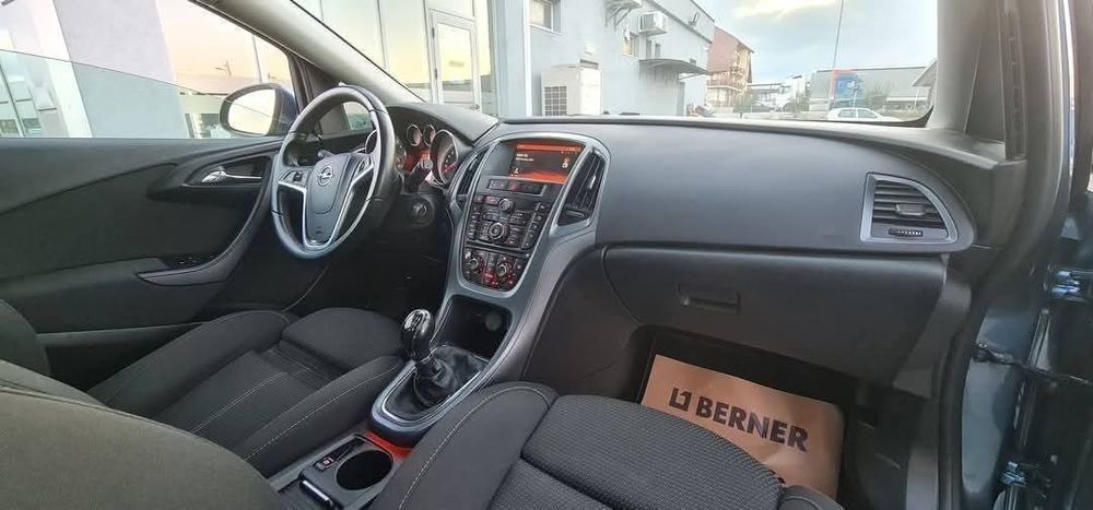 Opel Astra — fotografia 5