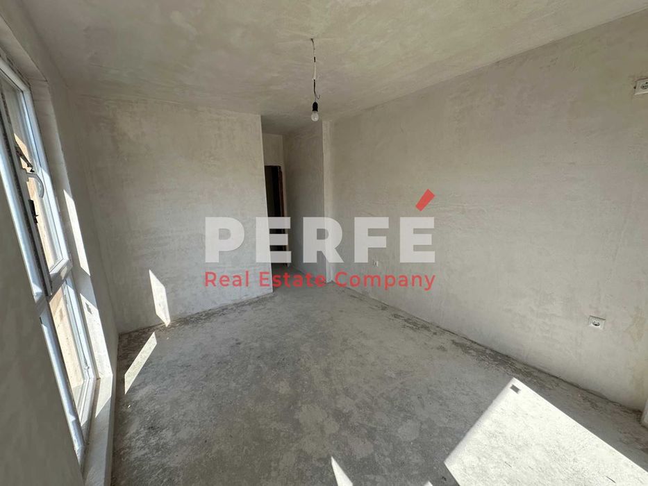 Продава се Двустаен апартамент в Бургас, Меден рудник - зона А - 65 кв.м за 1224 €/кв.м - Снимка #1