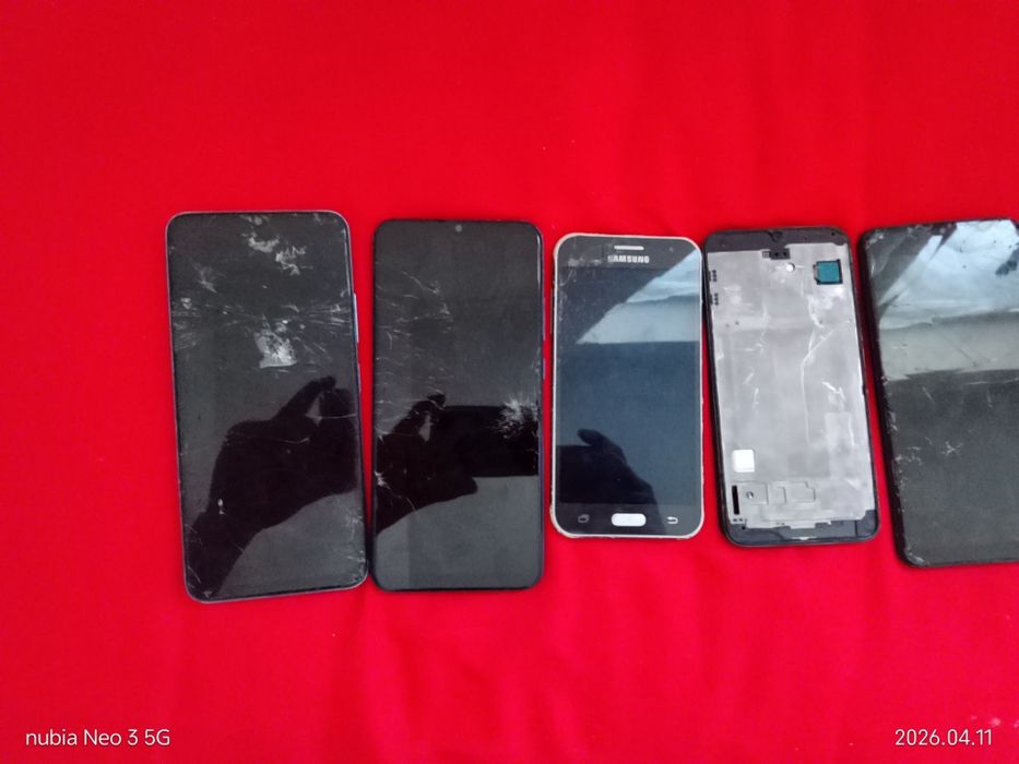 Продаю не рабочий телефон