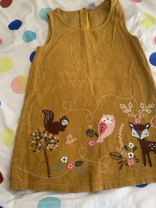 Sarafan din catifea, foarte frumos 5-6 ani