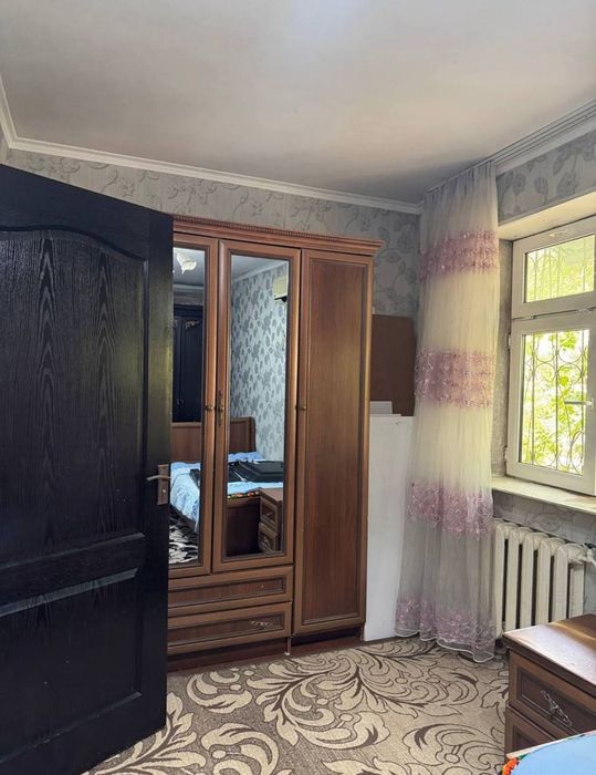Продаётся Квартира 2-ком Около Фарход Базар.  Можно через Банк