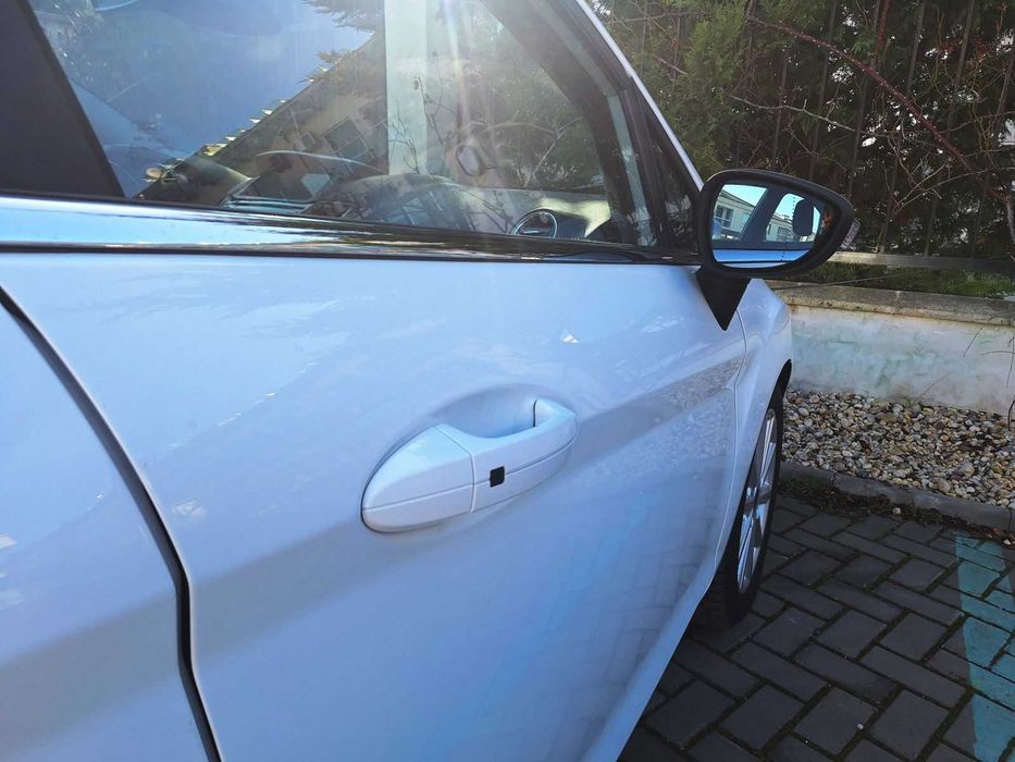 Продавам Ford Fiesta 2013