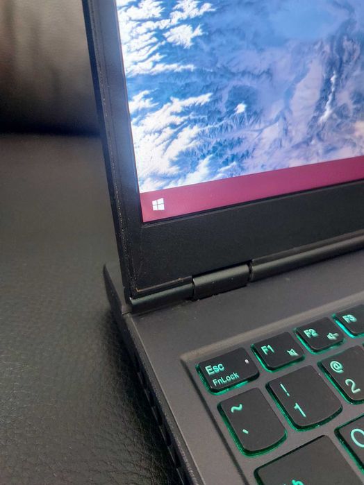 DEFECT - Laptop Gaming Lenovo Legion 5 15IMH05 IntelC i5-10300H pana la 4.50GHz, 15.6", Full HD, IPS, 16GB, 512GB SSD, NVIDIA GeForce GTX 1650 Ti 4GB
