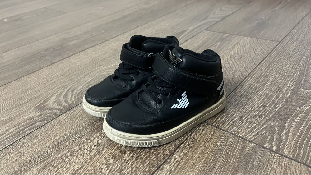 Продам осенние ботинки