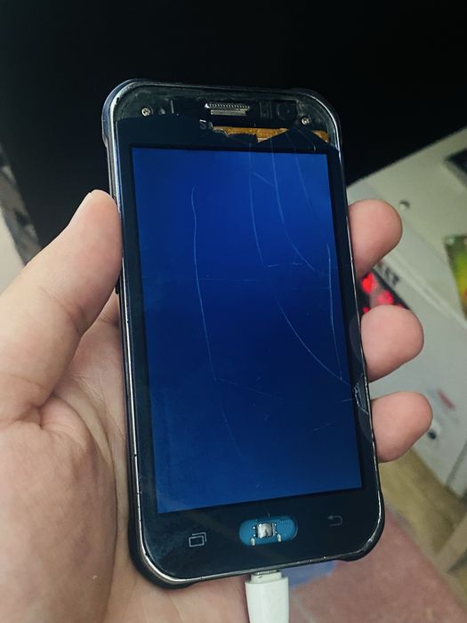 Samsung s8+ ekrani ketgan