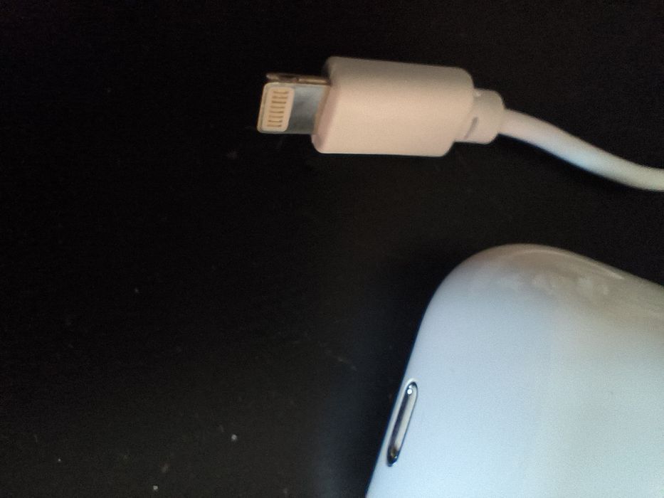 Earbuds/ слушалки тип тапи