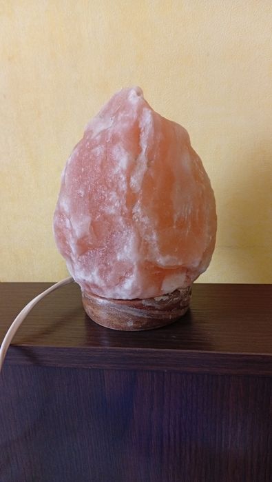 Лампа от хималайска сол