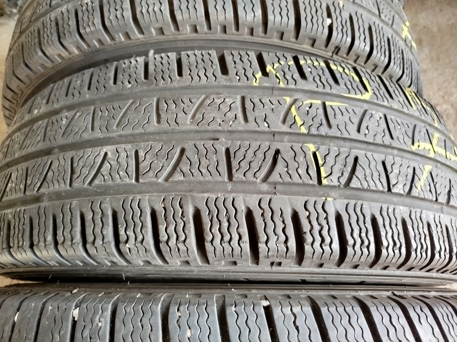 Anvelope 215/75/16C  Pirelli