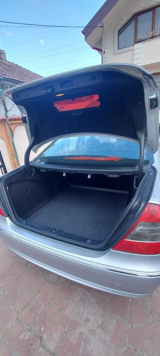 Mercedes-Benz Clasa E - limuzină