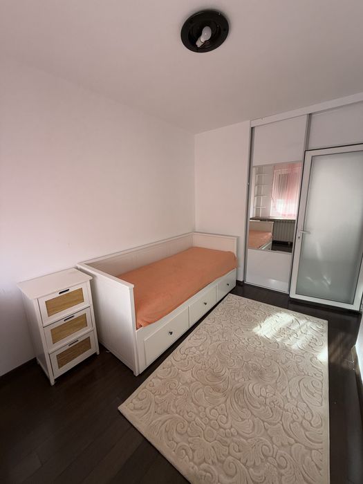 Inchiriez ap 3 Camere Calea Galați