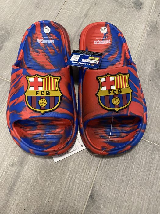 Slapi  FC Barcelona cu licenta