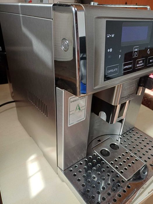 Espressor Automat DeLonghi PrimaDonna Avant