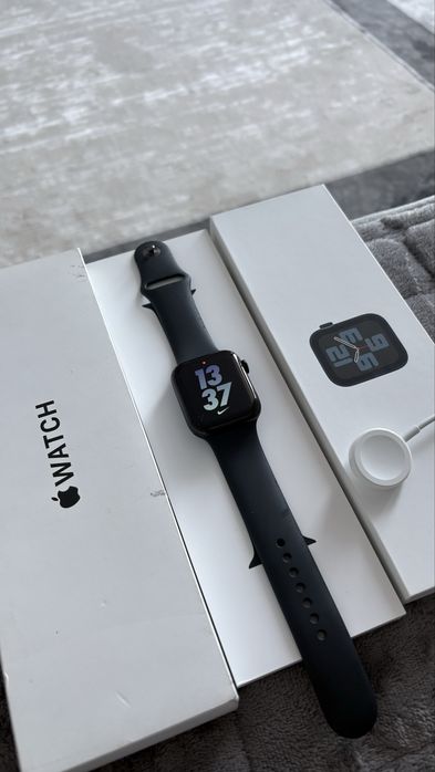Apple watch 44 mm. SE gen 2  2023
