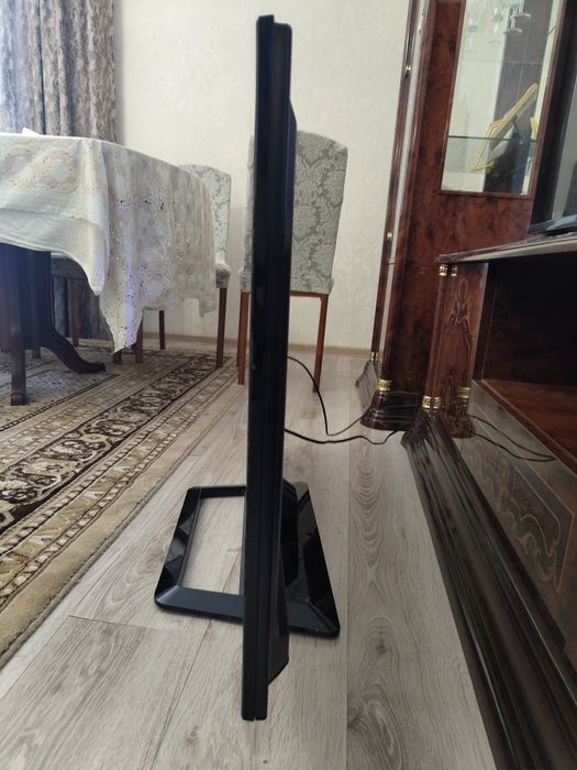 Телевизор LG42LM580T