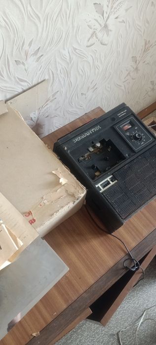 Продам магнитофон советский