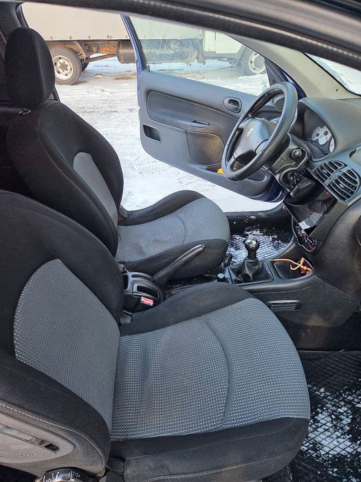 Peugeot 206 1.4 бензин,  мкпп