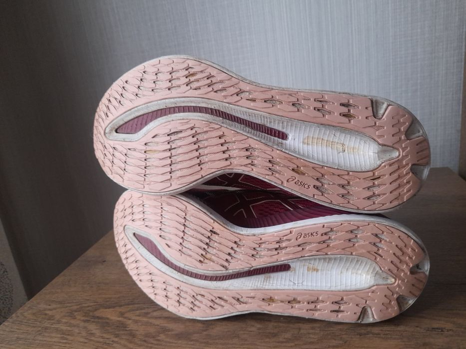 Asics GLIDE Ride дамски маратонки 39 номер.