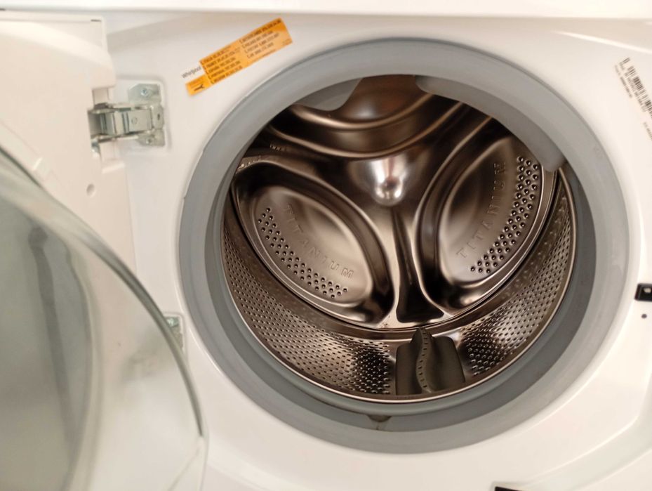Пералня със сушилня Whirlpool BI WDWG 961484 (за вграждане)
