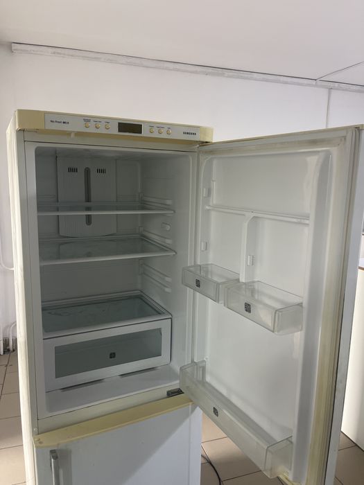 Холодильник срочно продам 10тыс