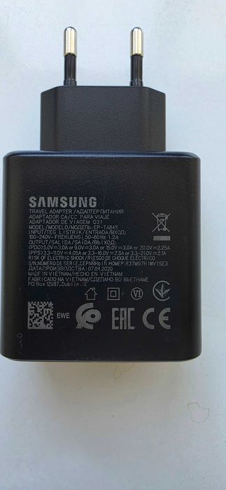 Продавам Samsung Galaxy S24 Ultra - Dual SIM - 12GB RAM - 256GB - 5G - Titanium Black - с гаранция