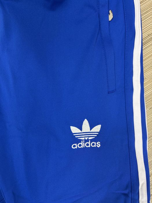 Trening Adidas marimea L nou cu etichetă