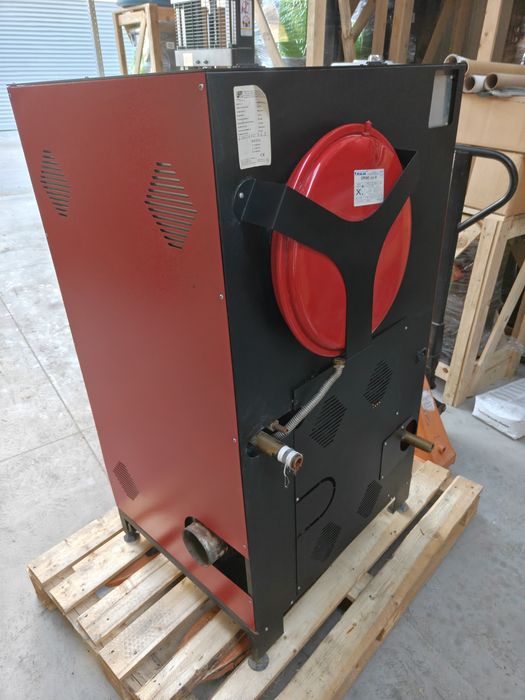 Котел на пелети DZ idrobox 30 kW