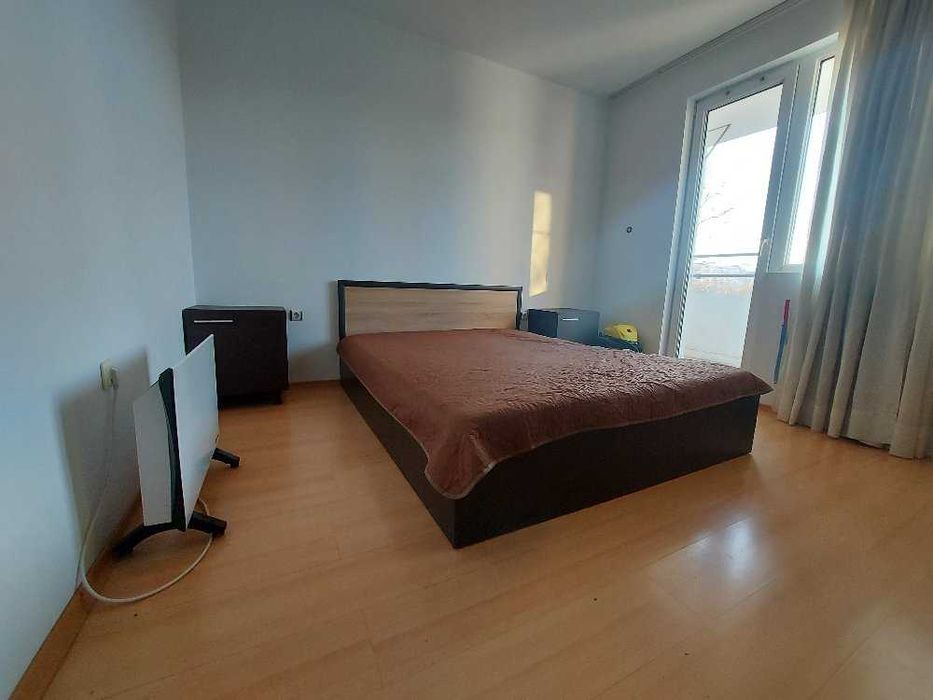 Дава се под наем Двустаен апартамент в Бургас, Изгрев - 56 кв.м за 204 € - Снимка #1