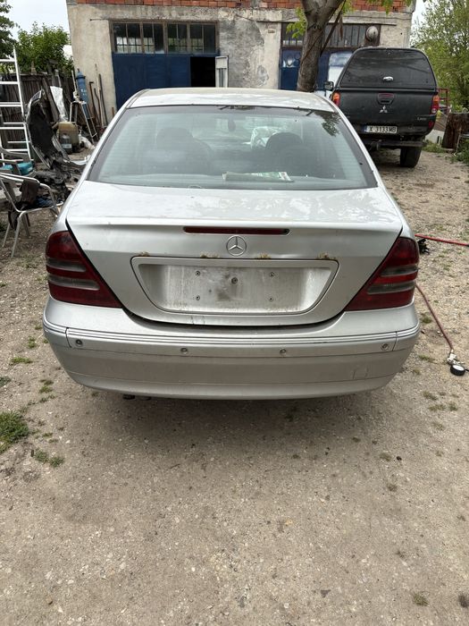 Продава се на части Mercedes c220 2.2CDI 2002