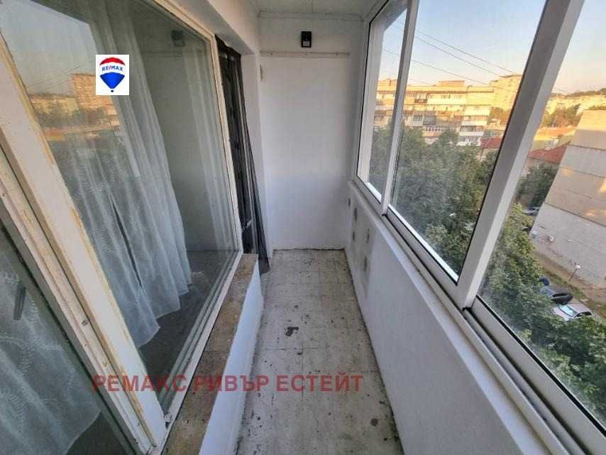 Дава се под наем Двустаен апартамент в Русе, Родина 2 - 64 кв.м за 255 € - Снимка #11
