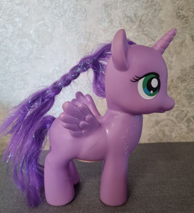 Продам куклу и другие игрушки в отличном состоянии