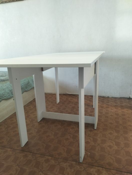 Продам стол книжка